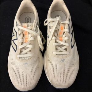 New Balance Cream blue and Orange Running Shoes only wore a couple times